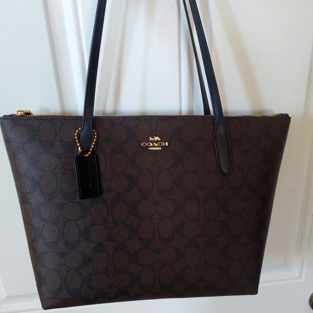 COACH Zip Top Tote & MATCHING WALLET. Brown/ Black/ Gold. Like New - Used Once💝